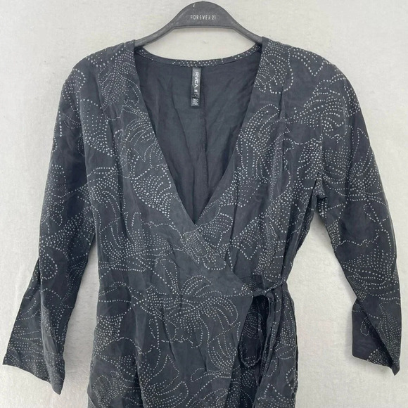 RVCA Romper Women's Sz XS Black Tropical Leaves Wrapped V-Neck 3/4 Sleeves - Picture 6 of 12
